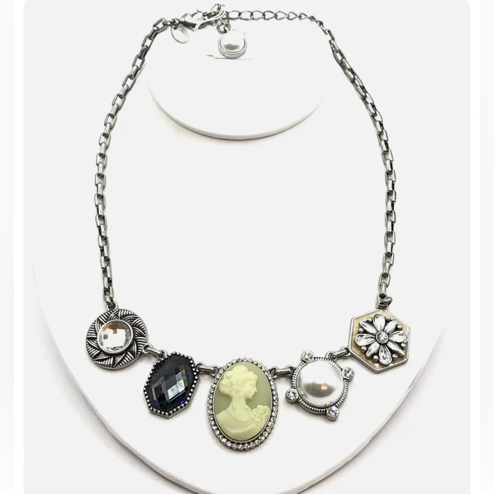 NWT Lia Sophia Nostalgia Necklace